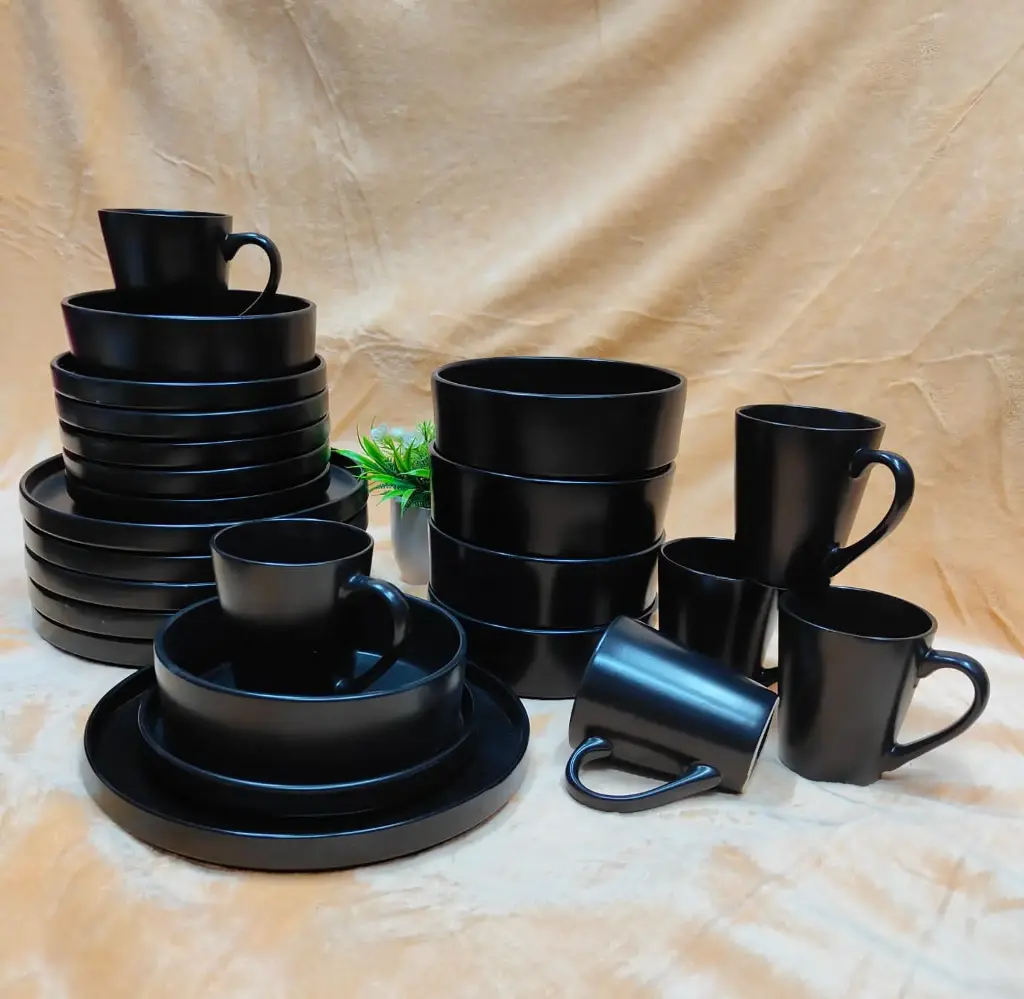BLACK DINNER SET 