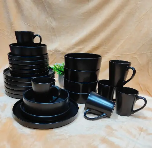 BLACK DINNER SET 